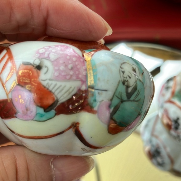 Vintage Geisha’s in Garden Ceramic Salt and Pepper Shakers HAND PAINTED 1930’s - Picture 12 of 16